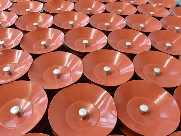 盤(pán)形懸式復(fù)合絕緣子